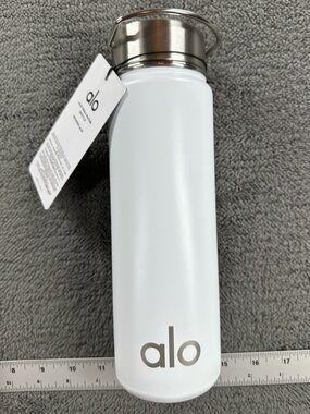 ALO Yoga Water Bottle White 24 oz. New in damaged box